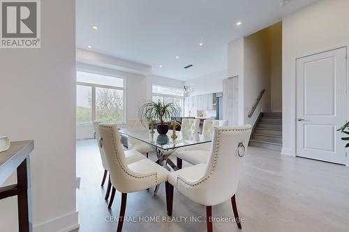 17 Knollview Lane, Richmond Hill, ON - Indoor Photo Showing Dining Room