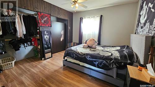 406 Centre Street, Cabri, SK - Indoor Photo Showing Bedroom