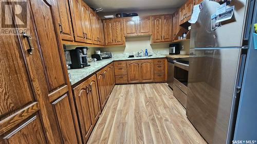 406 Centre Street, Cabri, SK - Indoor Photo Showing Kitchen