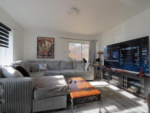 Logement - 8400  - 8402 Ch. Ste-Marguerite, Trois-Rivières, QC - Indoor Photo Showing Living Room