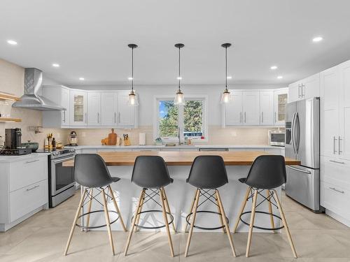 Kitchen - 1575C  - 1575D Boul. Perrot, Notre-Dame-De-L'Île-Perrot, QC - Indoor Photo Showing Kitchen With Upgraded Kitchen