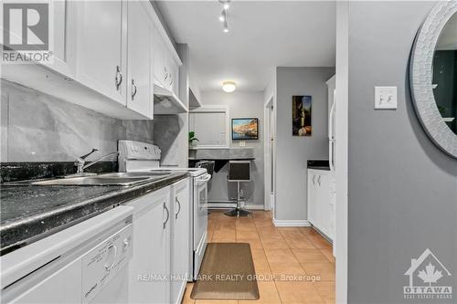 1706 Tanguay Court, Ottawa, ON - Indoor Photo Showing Kitchen