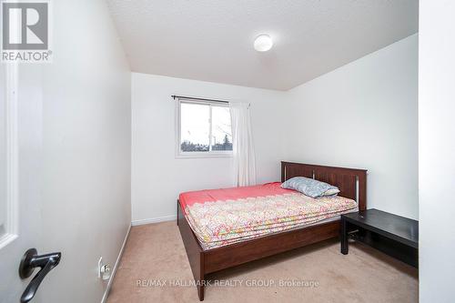 213 Duntroon Circle N, Ottawa, ON - Indoor Photo Showing Bedroom