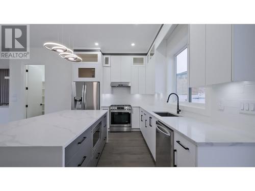 Main House-Upper Level - 2798 Canyon Crest Drive, West Kelowna, BC - Indoor Photo Showing Kitchen With Upgraded Kitchen