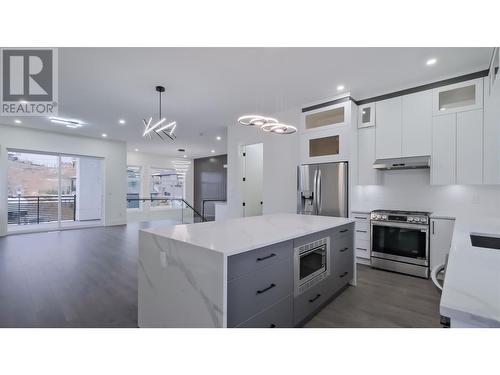 Main House-Upper Level - 2798 Canyon Crest Drive, West Kelowna, BC - Indoor Photo Showing Kitchen With Upgraded Kitchen