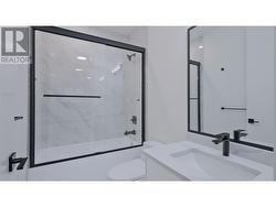 Suite 4PCE bathroom - 