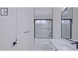 4PCE full bathroom on main floor of primary residence - 