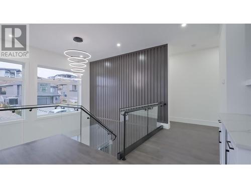 21ft ceilings in the foyer - 2798 Canyon Crest Drive, West Kelowna, BC - Indoor