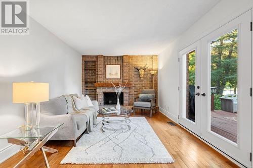 5981 Rideau Valley Drive N, Ottawa, ON - Indoor Photo Showing Living Room With Fireplace