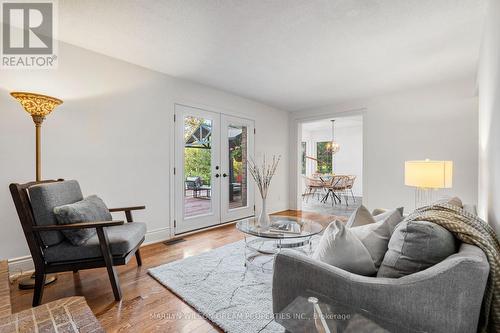 5981 Rideau Valley Drive N, Ottawa, ON - Indoor Photo Showing Living Room