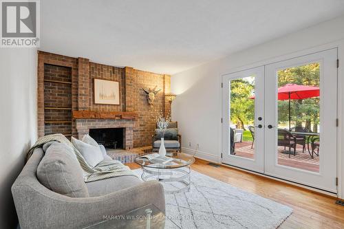 5981 Rideau Valley Drive N, Ottawa, ON - Indoor Photo Showing Living Room With Fireplace