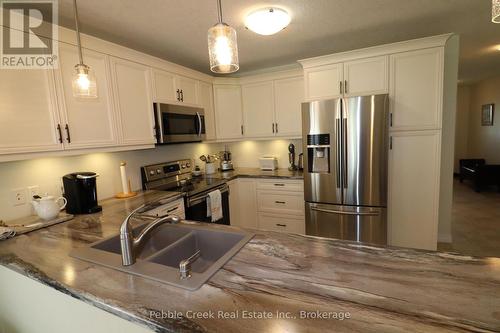 20 Huron Heights Drive, Ashfield-Colborne-Wawanosh (Colborne Twp), ON - Indoor Photo Showing Kitchen With Double Sink With Upgraded Kitchen