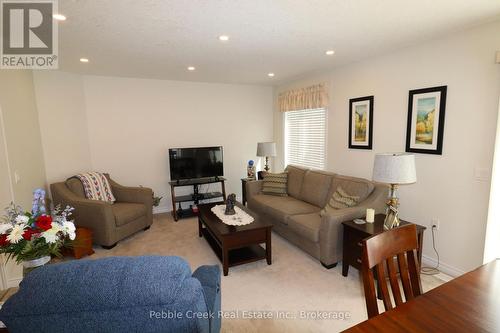 20 Huron Heights Drive, Ashfield-Colborne-Wawanosh (Colborne Twp), ON - Indoor Photo Showing Living Room