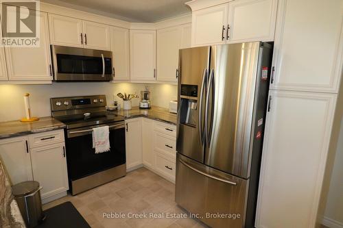 20 Huron Heights Drive, Ashfield-Colborne-Wawanosh (Colborne Twp), ON - Indoor Photo Showing Kitchen