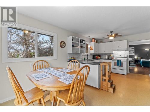 450 9 Avenue Se, Salmon Arm, BC - Indoor Photo Showing Dining Room