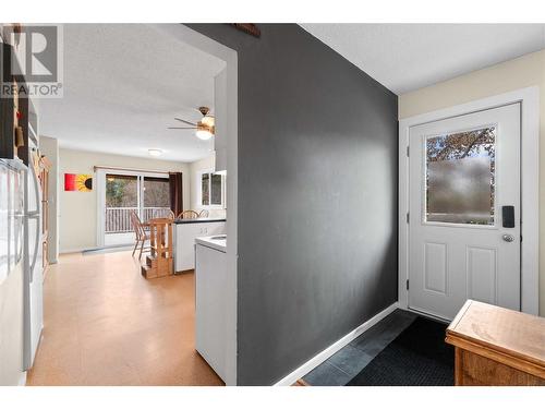 450 9 Avenue Se, Salmon Arm, BC - Indoor