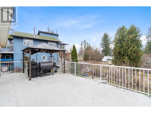 450 9 Avenue Se, Salmon Arm, BC - Outdoor With Deck Patio Veranda