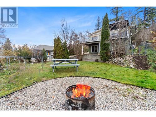 450 9 Avenue Se, Salmon Arm, BC - Outdoor