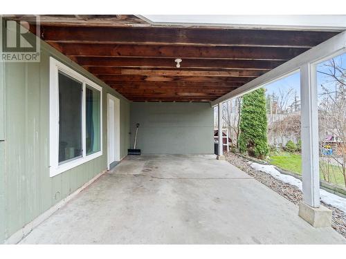 450 9 Avenue Se, Salmon Arm, BC - Outdoor With Exterior