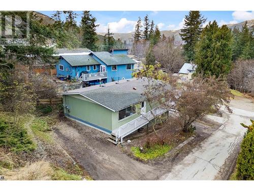 450 9 Avenue Se, Salmon Arm, BC - Outdoor