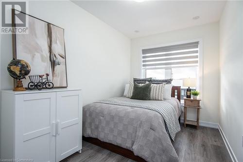 44 Hollywood Court, Cambridge, ON - Indoor Photo Showing Bedroom