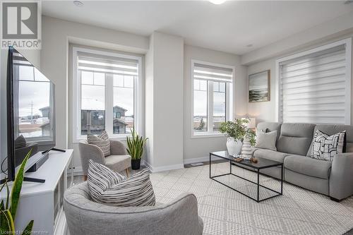 44 Hollywood Court, Cambridge, ON - Indoor Photo Showing Living Room