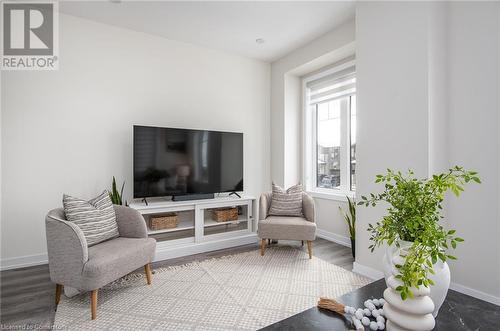 44 Hollywood Court, Cambridge, ON - Indoor Photo Showing Living Room