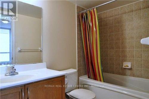 909 - 4090 Living Arts Drive, Mississauga, ON - Indoor Photo Showing Bathroom