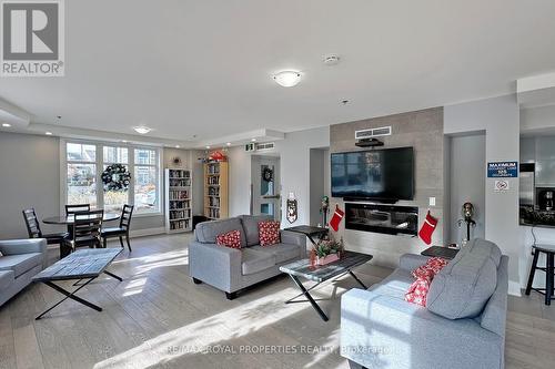 112 - 650 Gordon Street, Whitby, ON - Indoor Photo Showing Living Room