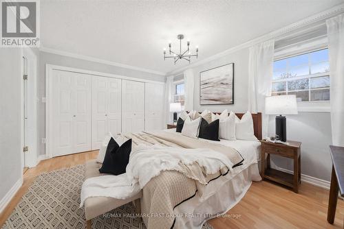 62 Long Drive, Whitby, ON - Indoor Photo Showing Bedroom