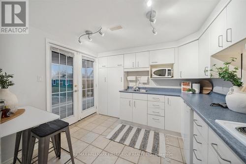 62 Long Drive, Whitby, ON - Indoor Photo Showing Kitchen