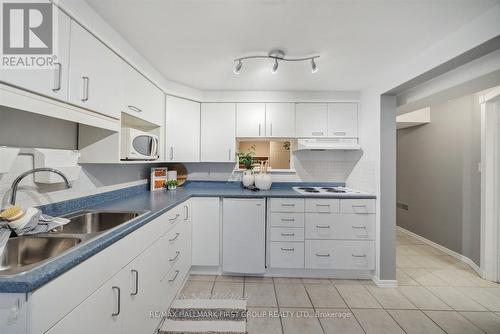 62 Long Drive, Whitby, ON - Indoor Photo Showing Kitchen