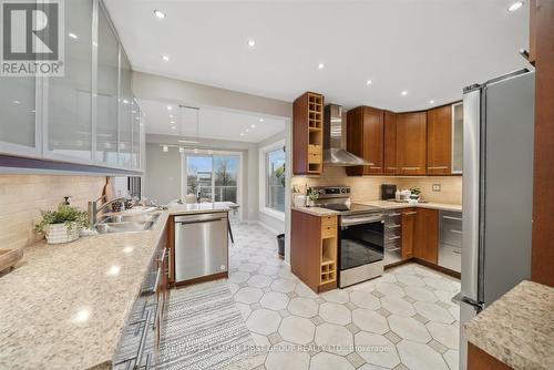 62 Long Drive, Whitby, ON - Indoor Photo Showing Kitchen With Double Sink