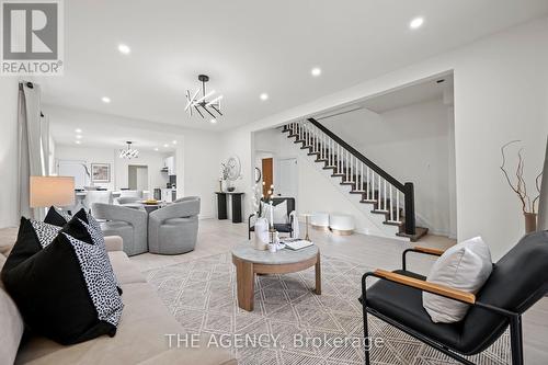 80 Courtwright Street, Fort Erie (332 - Central), ON - Indoor Photo Showing Living Room