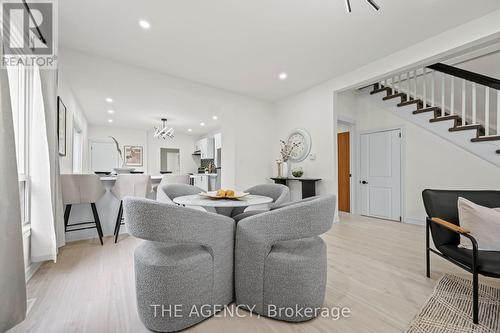 80 Courtwright Street, Fort Erie (332 - Central), ON - Indoor Photo Showing Living Room