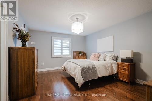 106 Stephensbrook Circle, Whitchurch-Stouffville, ON - Indoor Photo Showing Bedroom