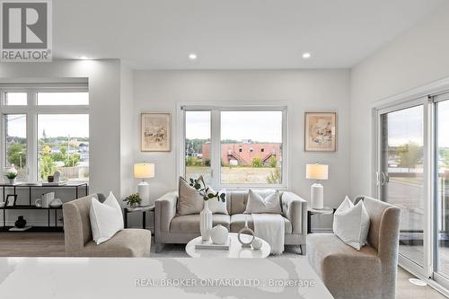 12 Wyn Wood Lane, Orillia, ON - Indoor Photo Showing Living Room