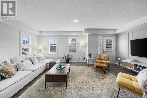 295 Dymott Avenue, Milton, ON - Indoor Photo Showing Living Room