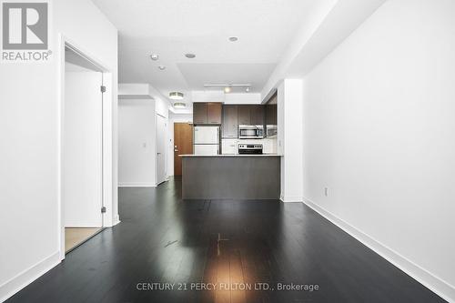 1604 - 365 Prince Of Wales Drive, Mississauga, ON - Indoor Photo Showing Kitchen