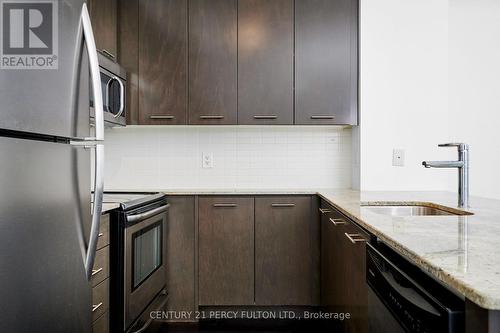 1604 - 365 Prince Of Wales Drive, Mississauga, ON - Indoor Photo Showing Kitchen With Upgraded Kitchen