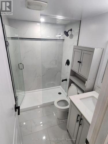 8 Lawrence Crescent, Brampton, ON - Indoor Photo Showing Bathroom