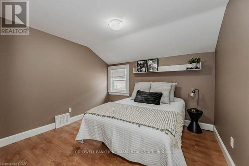 100 Hayes Avenue, Guelph (Two Rivers), ON - Indoor Photo Showing Bedroom