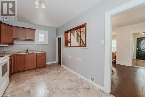 100 Hayes Avenue, Guelph (Two Rivers), ON - Indoor Photo Showing Kitchen With Double Sink