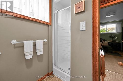 1 Eden Place, Norfolk, ON - Indoor Photo Showing Bathroom