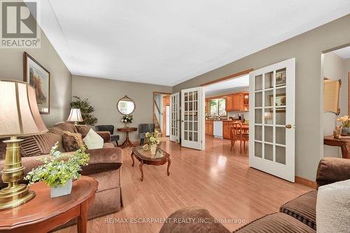 1 Eden Place, Norfolk, ON - Indoor Photo Showing Living Room