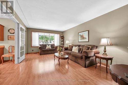 1 Eden Place, Norfolk, ON - Indoor Photo Showing Living Room