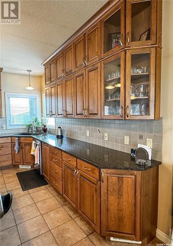 502 Aspen Drive, Swift Current, SK - Indoor Photo Showing Kitchen