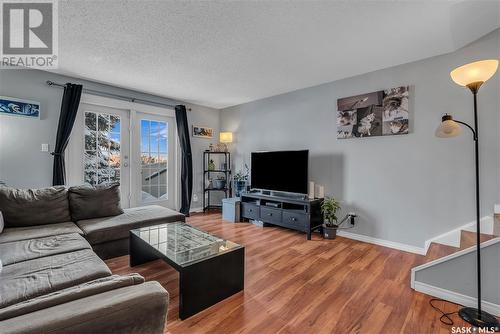 64 331 Pendygrasse Road, Saskatoon, SK - Indoor Photo Showing Living Room