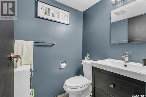 64 331 Pendygrasse Road, Saskatoon, SK - Indoor Photo Showing Bathroom