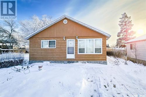 308 7Th Avenue W, Rosetown, SK - Outdoor